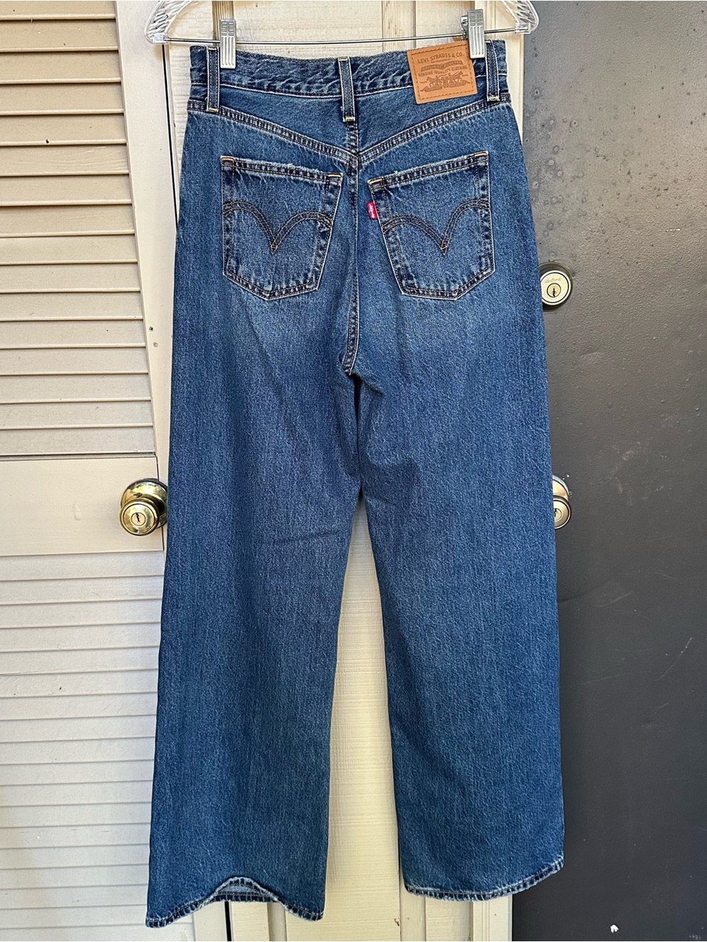 Levi’s “Ribcage Wide Leg” Jeans Size 26